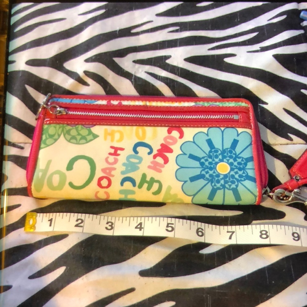 MOVING SALE NO HAGGLING WOMEN AUTHENTIC COACH PINK MULTICOLORED ZIP WALLET
